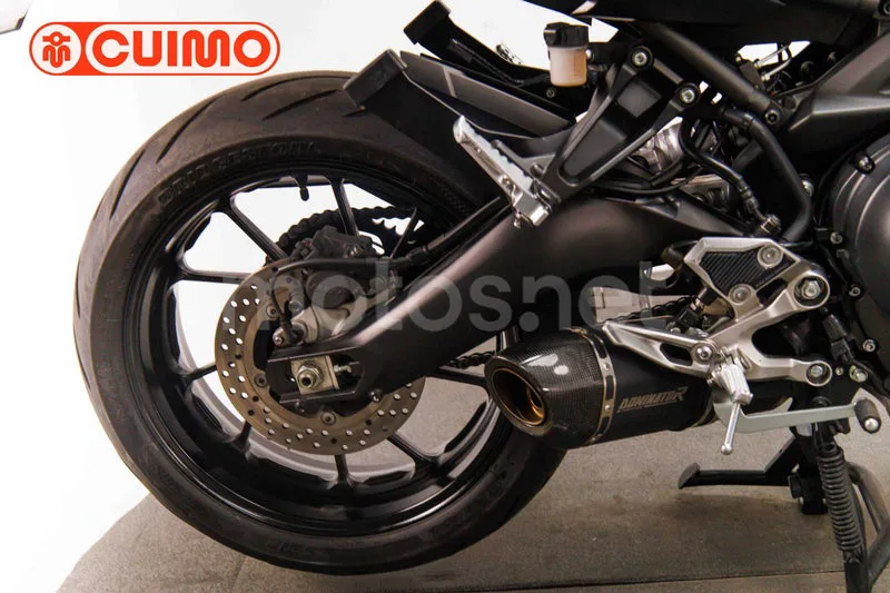 Yamaha MT-09 - Vista 14