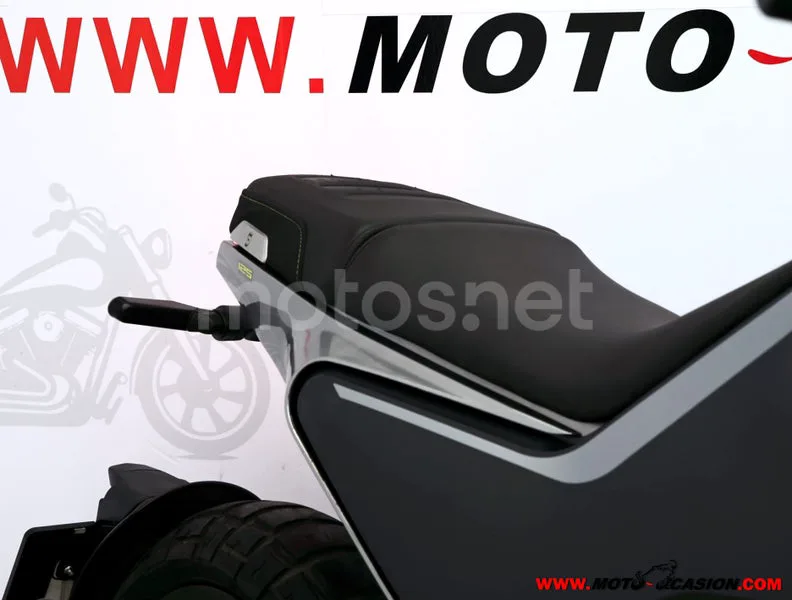 Husqvarna Svartpilen 125 - Vista 11