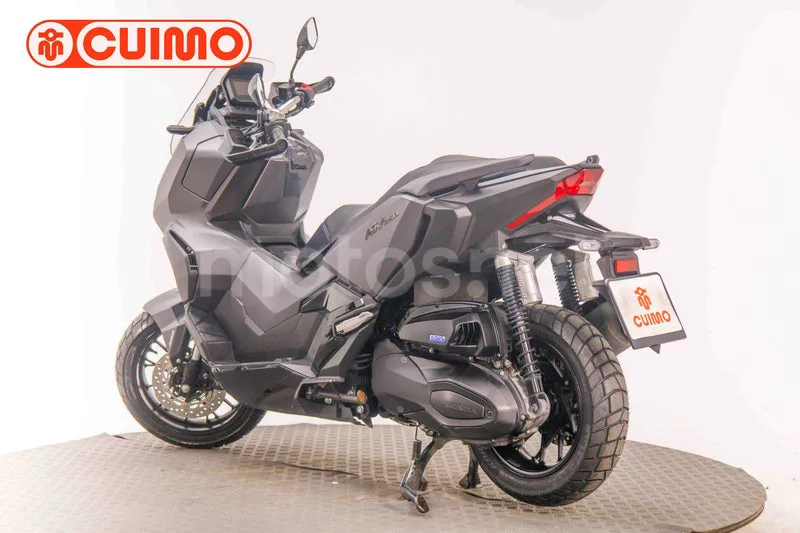Honda ADV350 - Vista 6