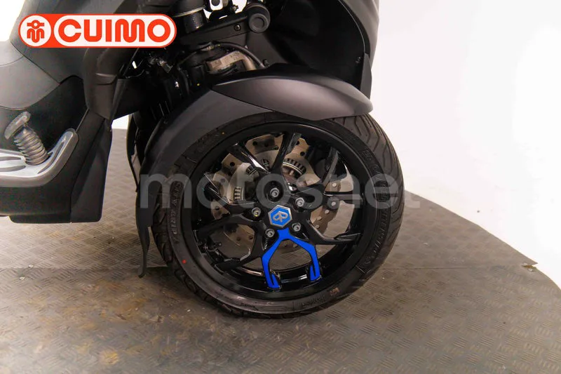 Piaggio MP3 - Vista 14