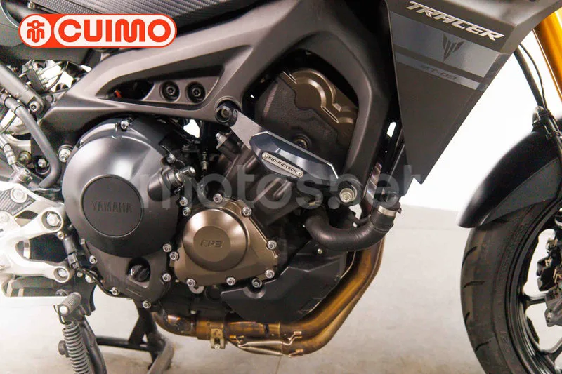 Yamaha MT-09 - Vista 18