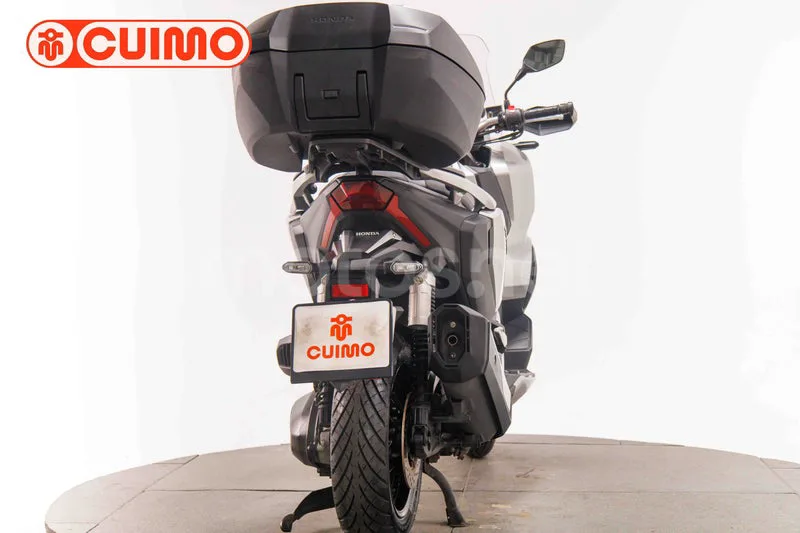 Honda ADV350 - Vista 5