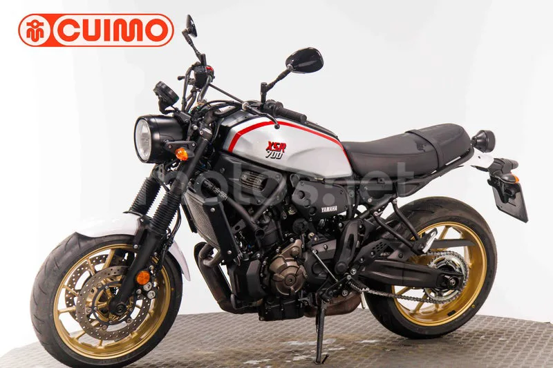 Yamaha XSR700 - Vista 9