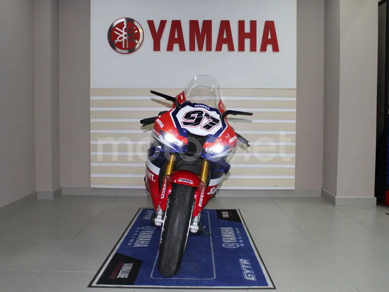 Honda CBR1000RR-R Fireblade - Vista 3