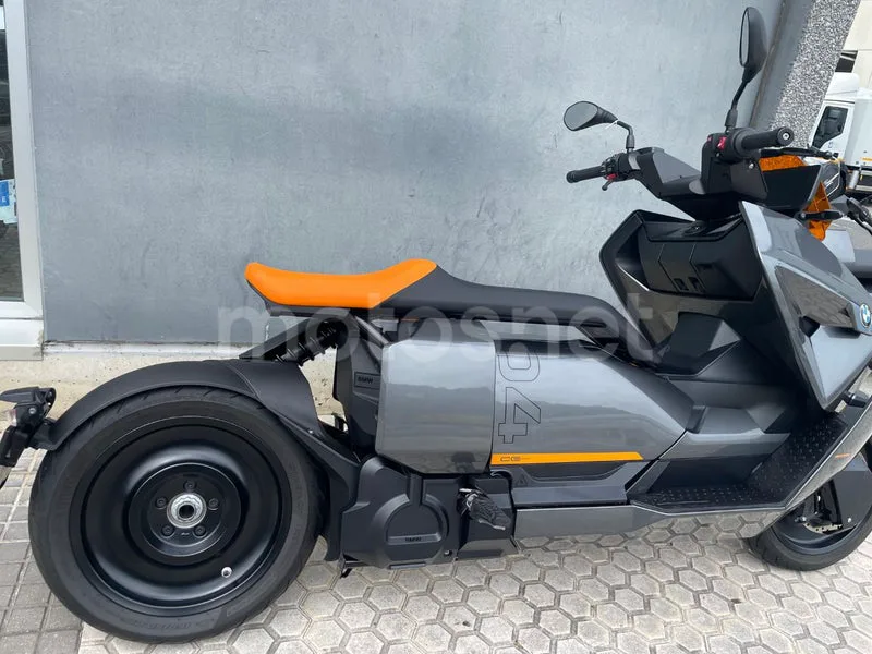 BMW CE 04 - Vista 4