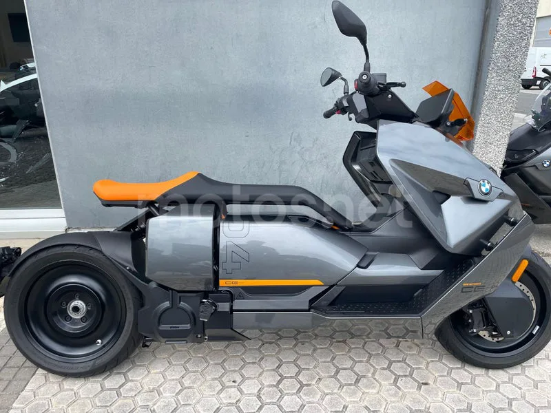 BMW CE 04 - Vista 5