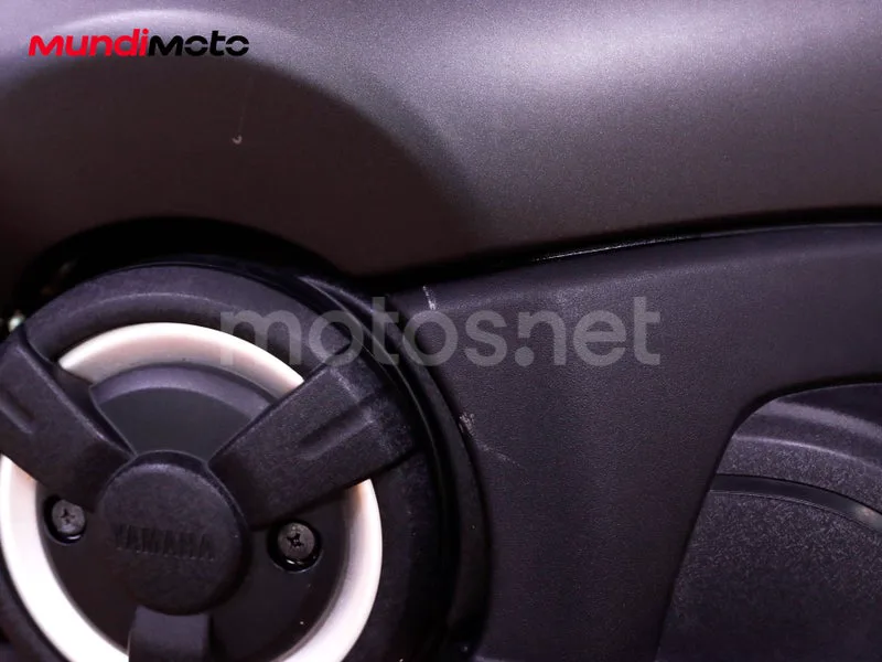 Yamaha TMAX - Vista 19