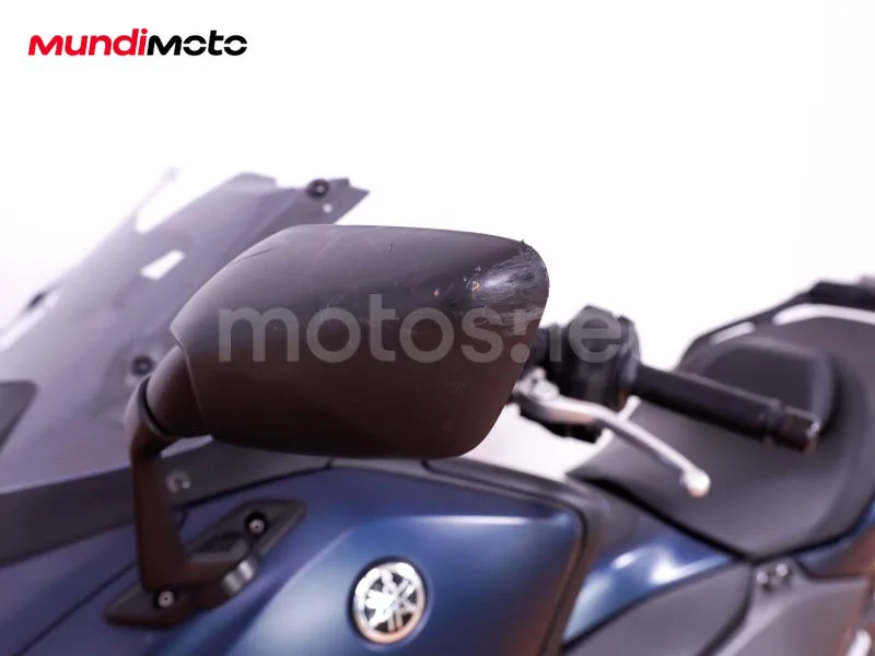 Yamaha TMAX - Vista 20