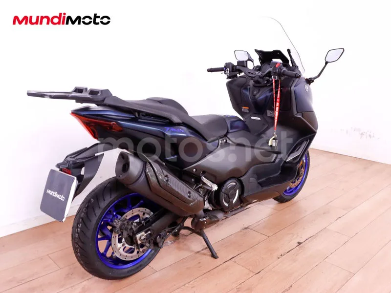 Yamaha TMAX - Vista 3