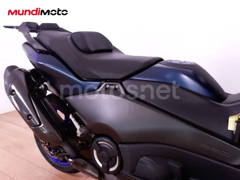 Yamaha TMAX - Vista 24