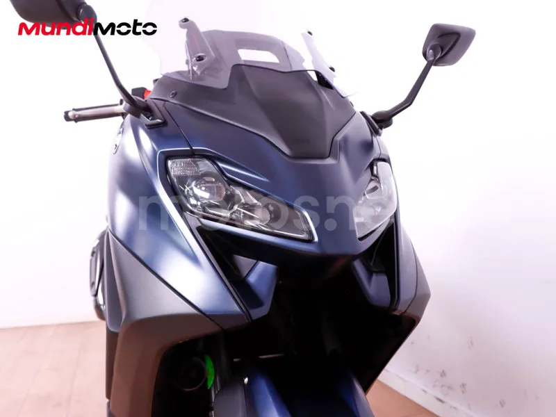 Yamaha TMAX - Vista 5