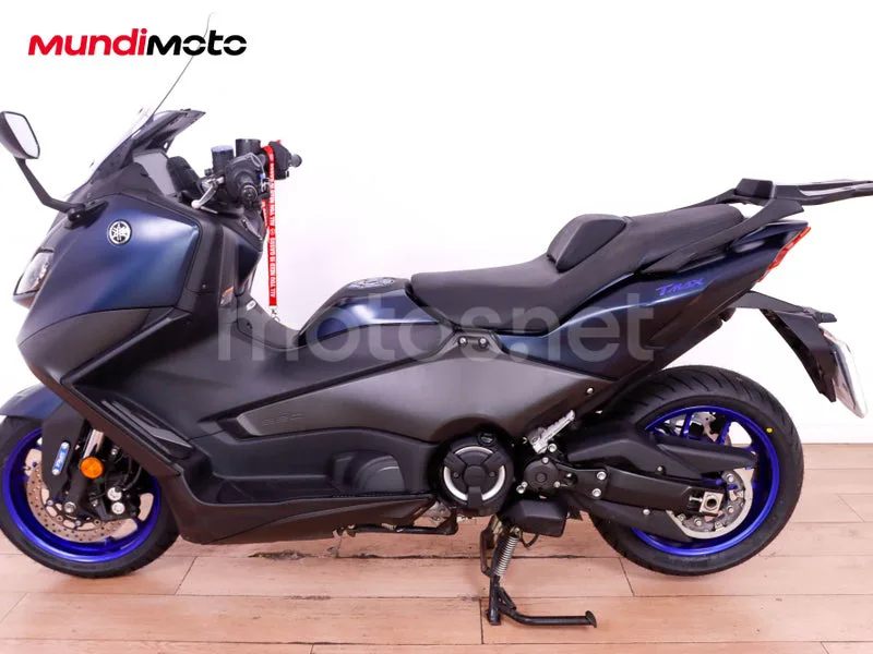 Yamaha TMAX - Vista 6