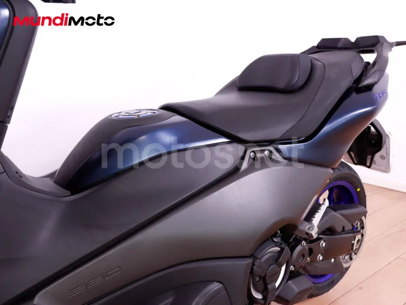 Yamaha TMAX - Vista 10