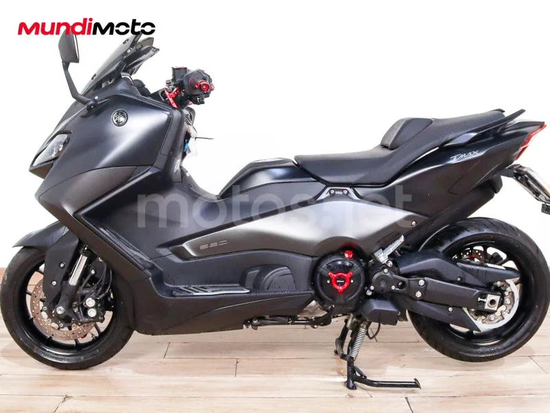 Yamaha TMAX - Vista 6