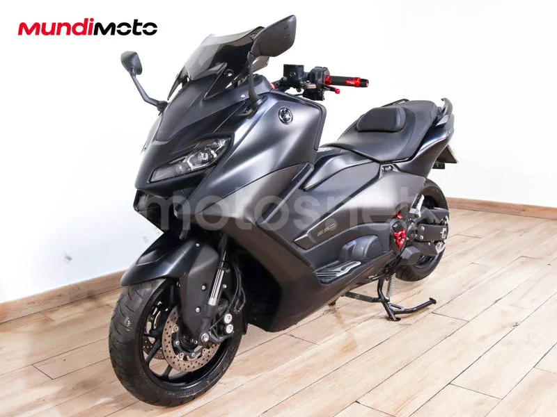 Yamaha TMAX - Vista 7