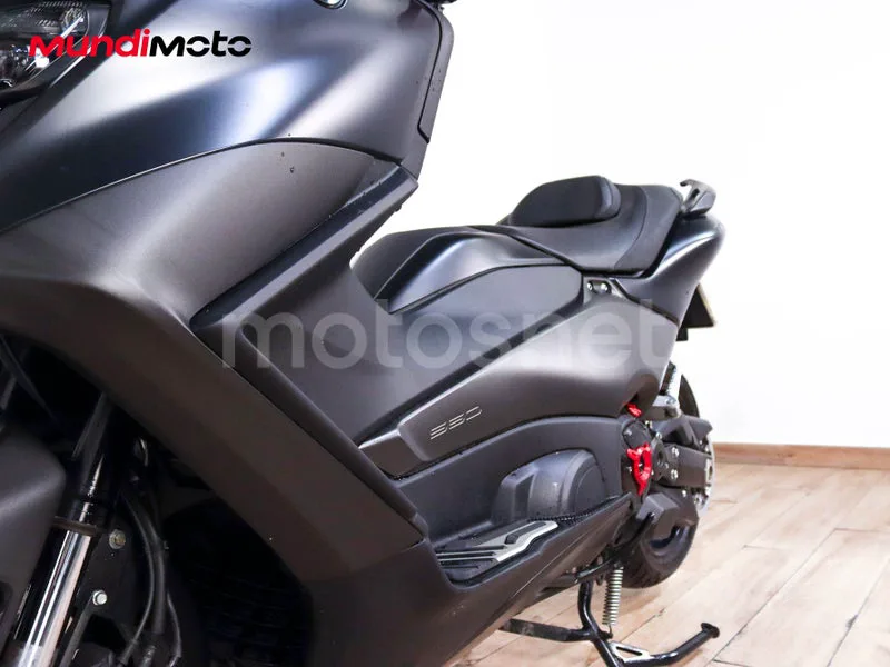 Yamaha TMAX - Vista 10
