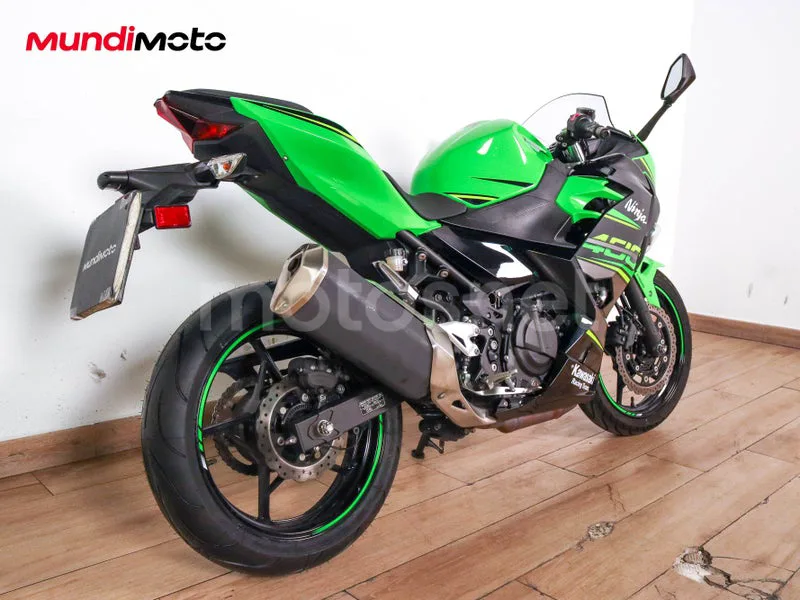 Kawasaki Ninja 400 - Vista 3
