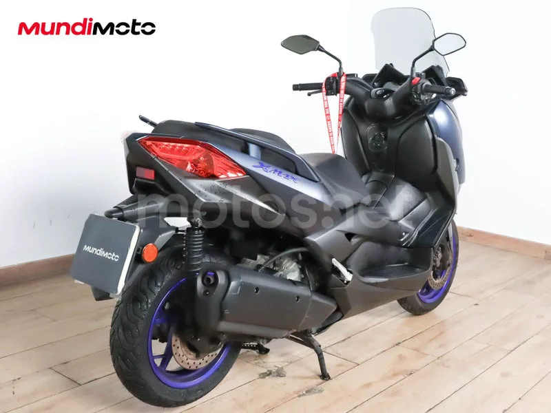 Yamaha XMAX 300 - Vista 3