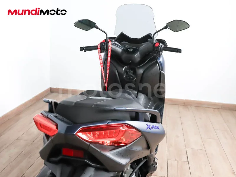 Yamaha XMAX 300 - Vista 4