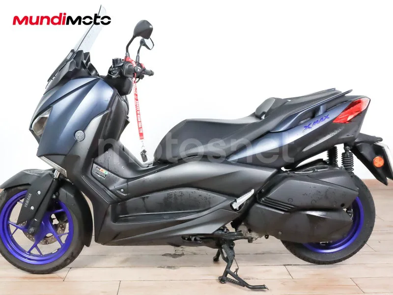 Yamaha XMAX 300 - Vista 6