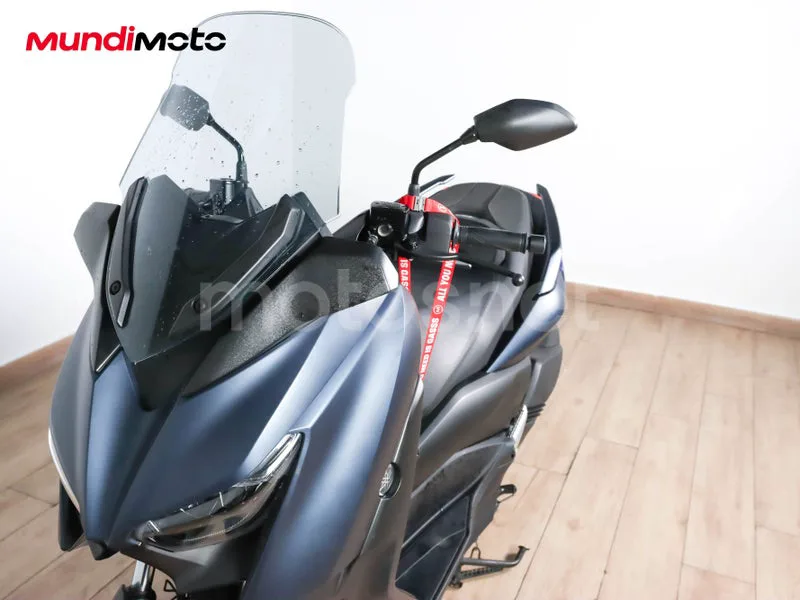 Yamaha XMAX 300 - Vista 10