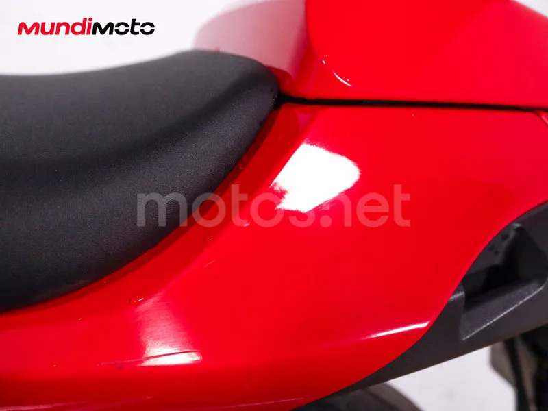 Honda VFR800F - Vista 30