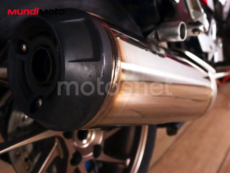 Honda VFR800F - Vista 38