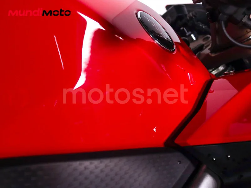 Honda VFR800F - Vista 45
