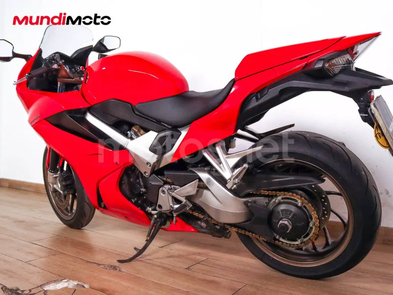 Honda VFR800F - Vista 8