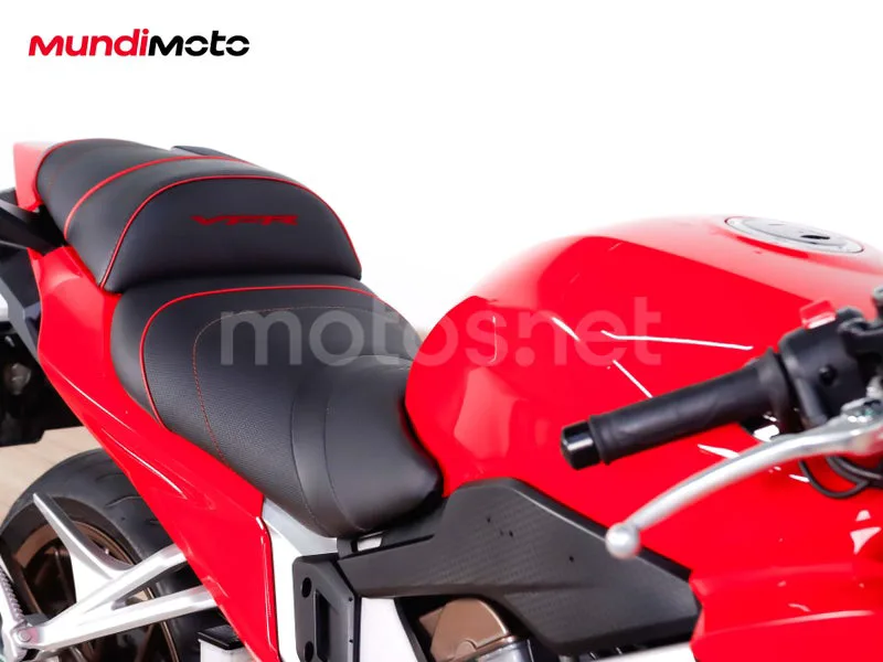 Honda VFR800F - Vista 75