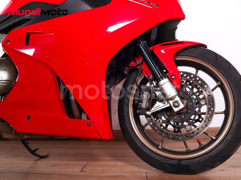 Honda VFR800F - Vista 76