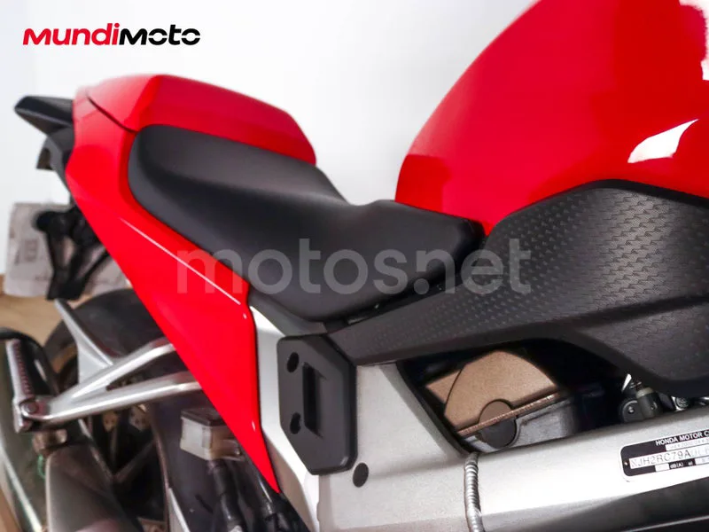 Honda VFR800F - Vista 77