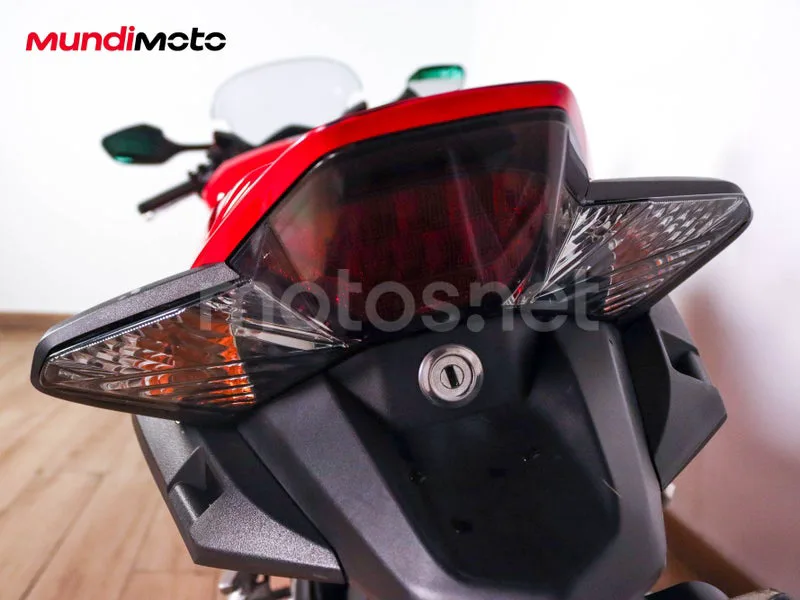 Honda VFR800F - Vista 9