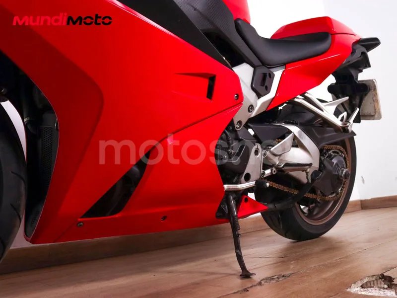 Honda VFR800F - Vista 10