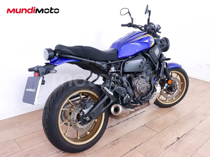 Yamaha XSR700 - Vista 3