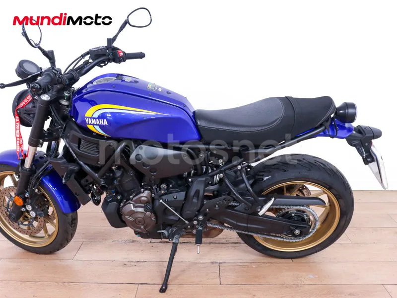 Yamaha XSR700 - Vista 6