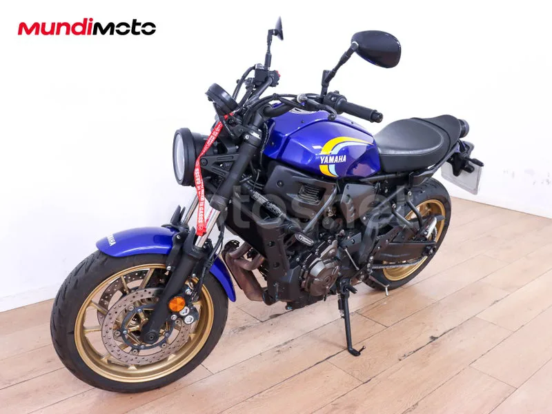 Yamaha XSR700 - Vista 7