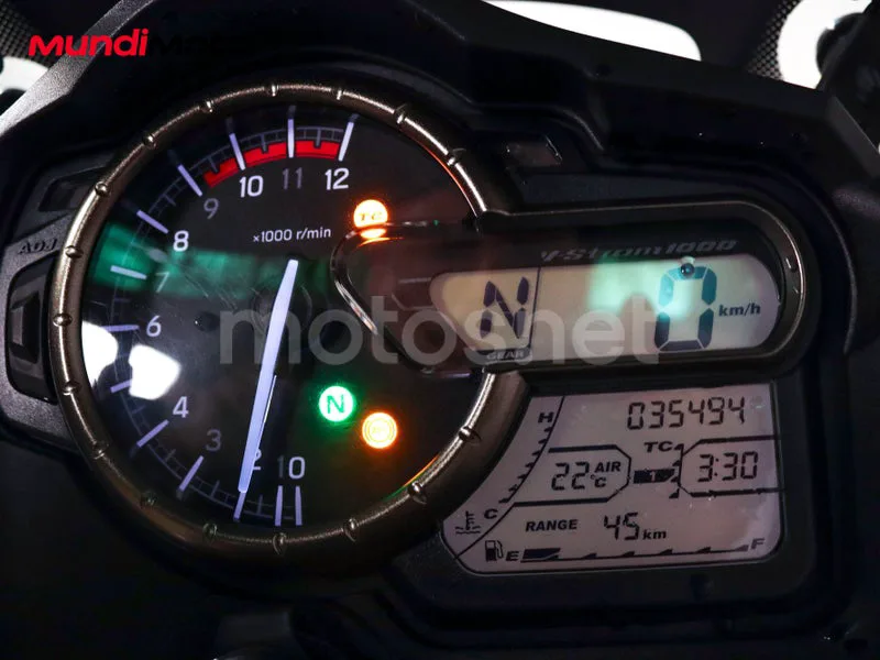 Suzuki V-Strom 1000 - Vista 12