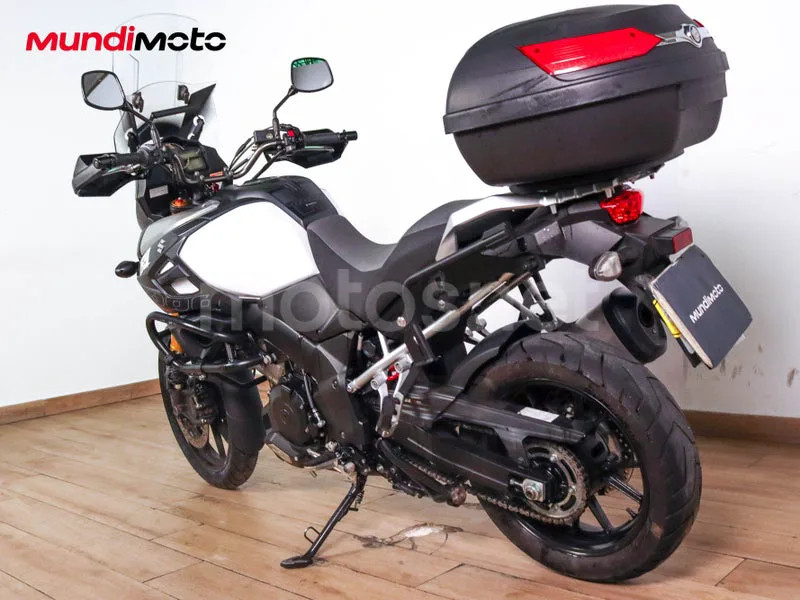 Suzuki V-Strom 1000 - Vista 8