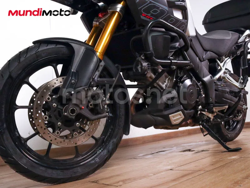 Suzuki V-Strom 1000 - Vista 10