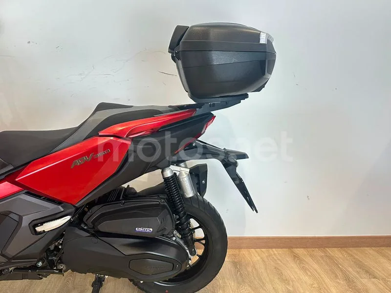 Honda ADV350 - Vista 3