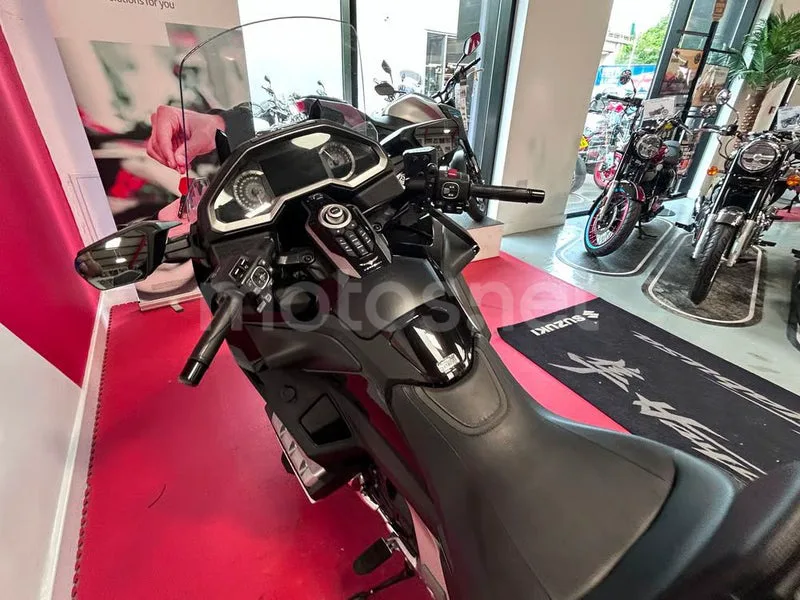 Honda Gold Wing - Vista 8