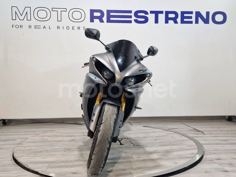 Yamaha YZF-R1 - Vista 4
