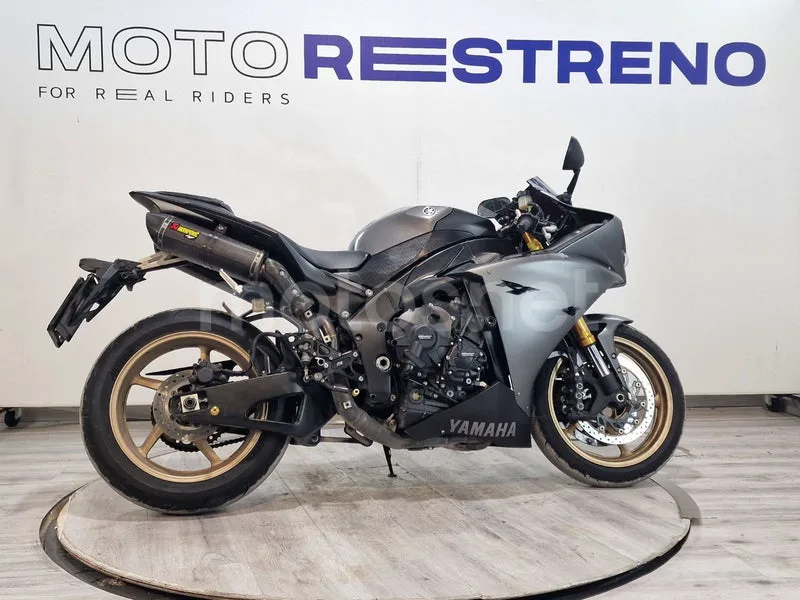 Yamaha YZF-R1 - Vista 6