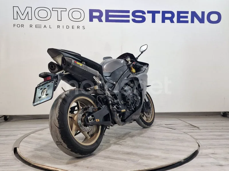 Yamaha YZF-R1 - Vista 7