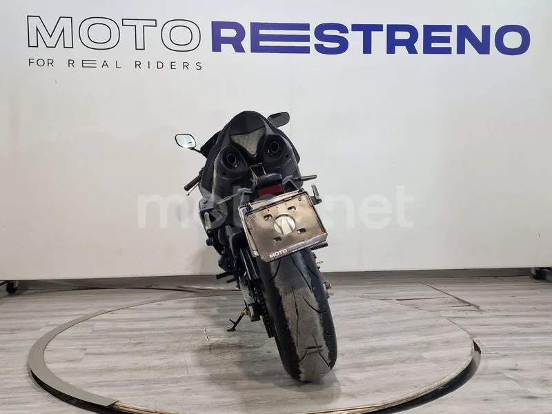 Yamaha YZF-R1 - Vista 8