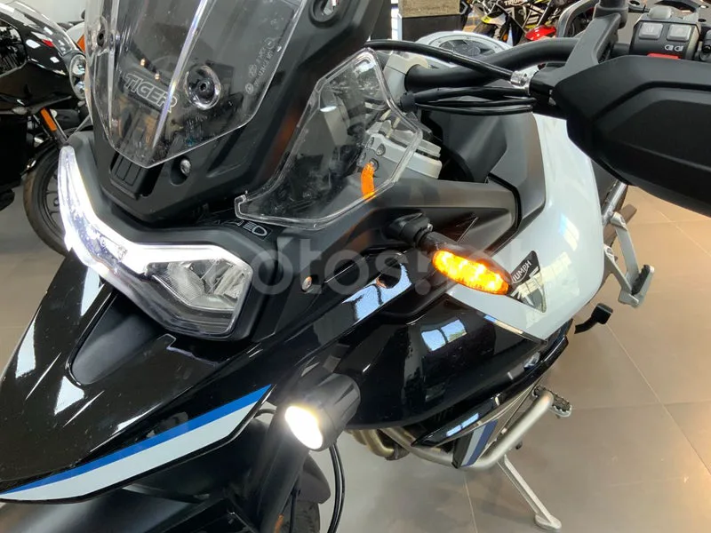 Triumph Tiger 900 - Vista 12