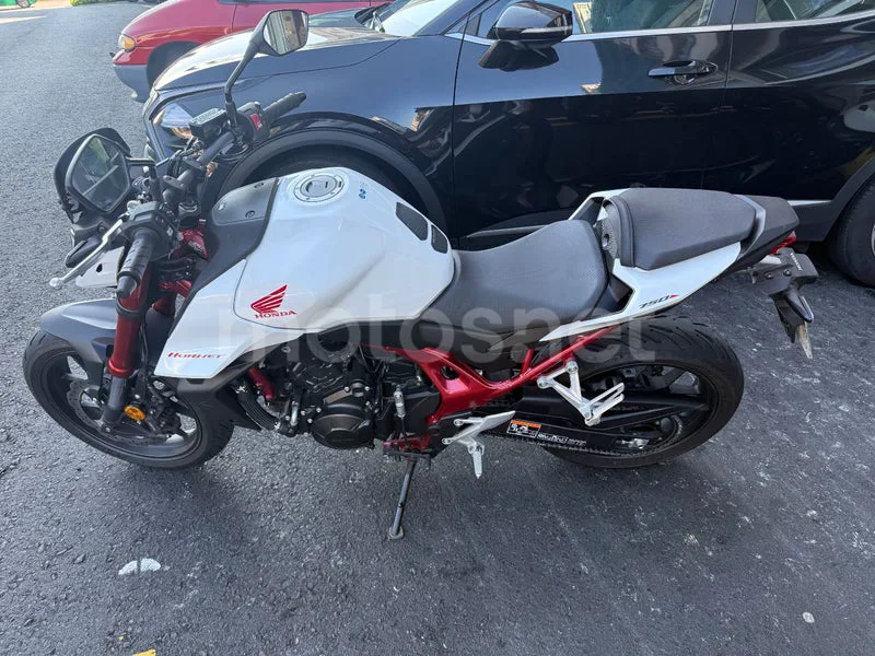 Honda CB750 Hornet 6150 € 2023 A Coruña - 1