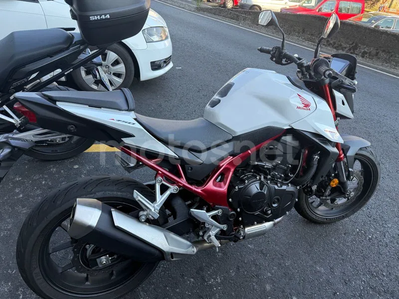 Honda CB750 Hornet - Vista 3