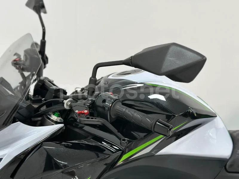 Kawasaki Z800 - Vista 15